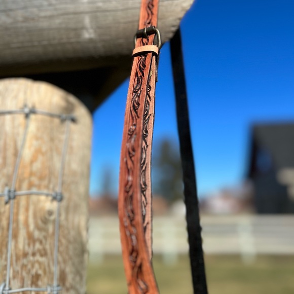 NEW RELEASE Tooled Leather flower Rug Wool flap shoulder bag Boho west Tan Red - Picture 7 of 9